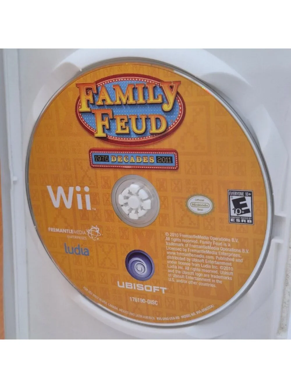 Family Feud Decades Nintendo Wii CIB 2010 Ubisoft w/ Manual